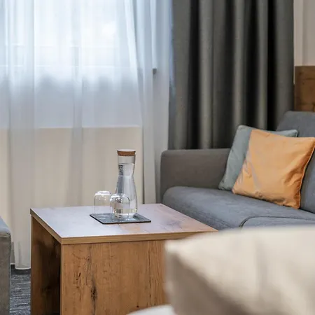 奥特凯撒酒店 招待所 索尔登